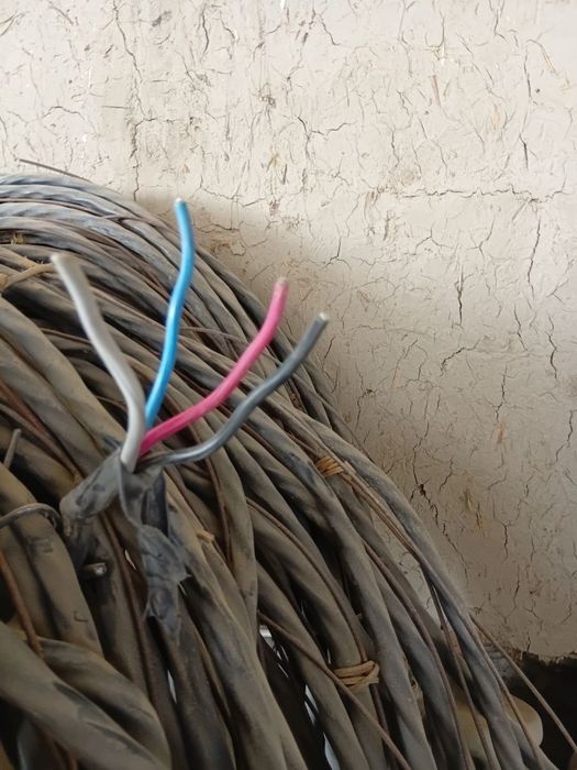Kabel 10 -lik  b-u 1 yil ishlagan 1metr -8mingdan