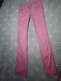 Спортно-елегантен панталон в бонбонено розово