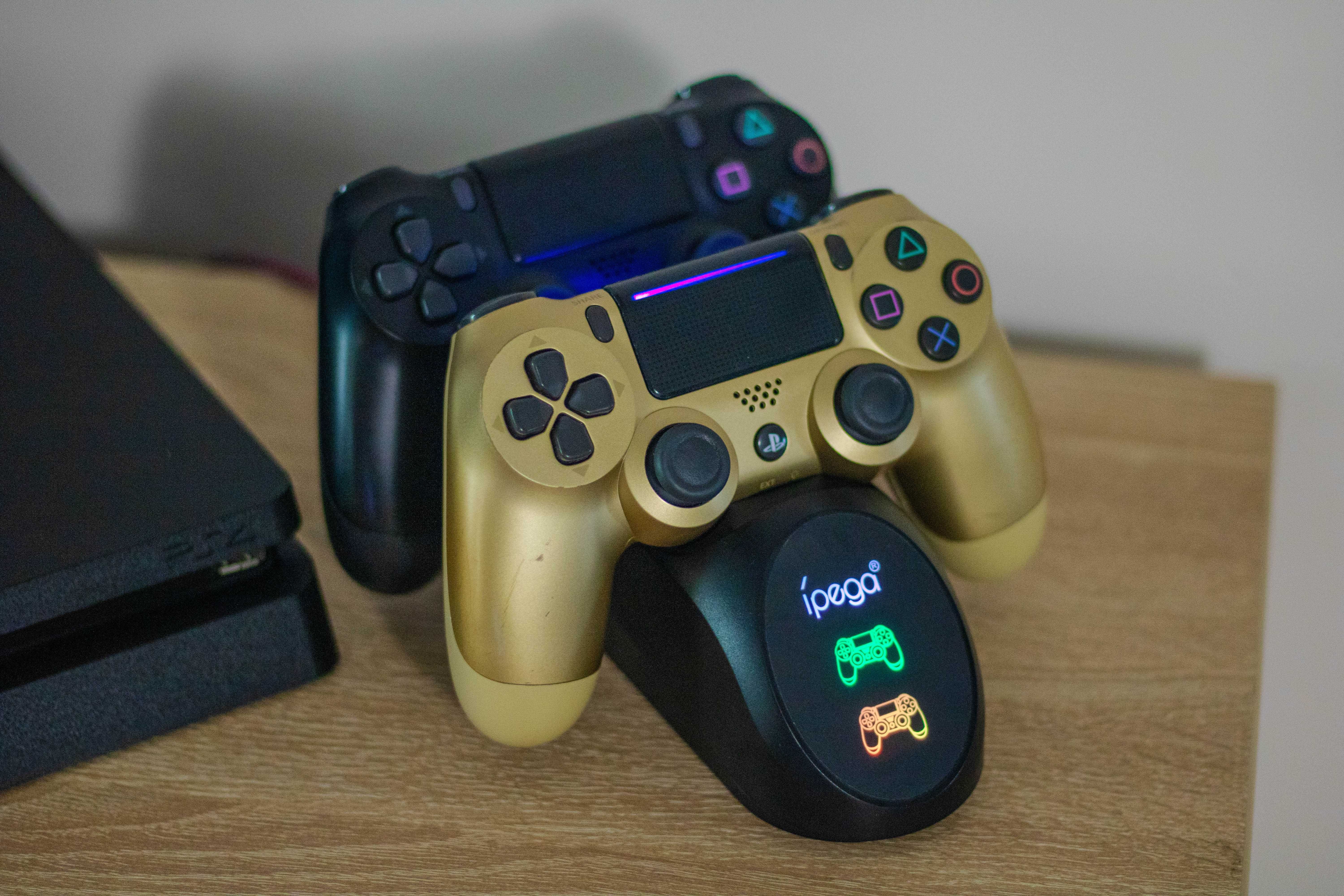 Consola ps 4 ( playstation 4) + controllere + jocuri la alegere