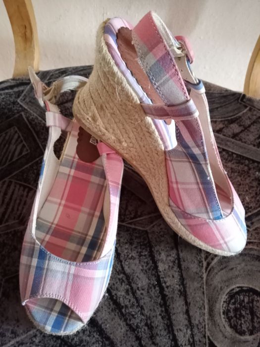 Продам босоножки 38р Турция.