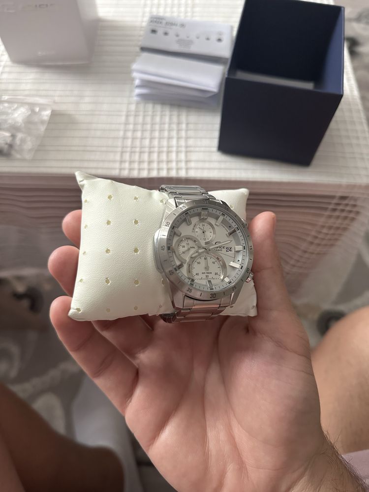 Часовник Casio Efr-571md