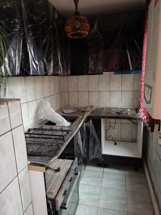 Vand apartament 3 camere in Caracal langa magazinul Vikidov