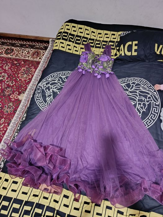 Вечернее платье Длинное пышное! одето 1 раз на свадьбу!!!