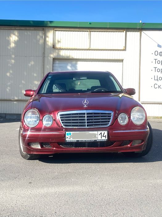 Продам машину mercedes-benz E240