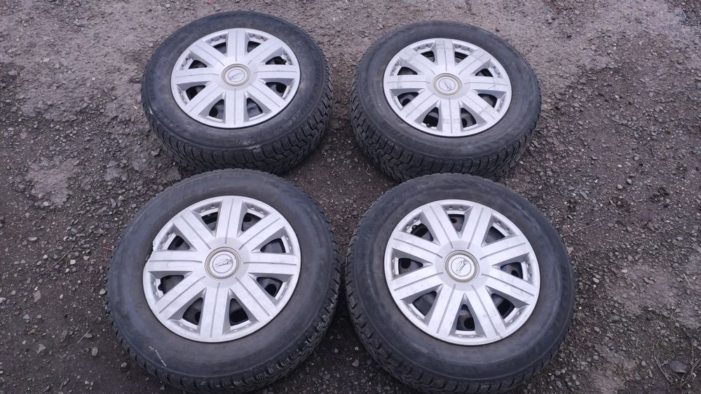 Cauciucuri iarna 195 65 R15 + jante tabla