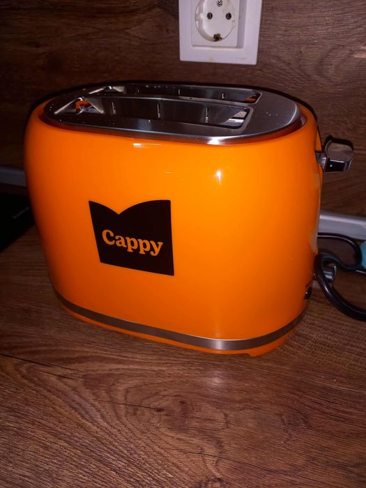 Чосто нов тостер с логото на Cappy
