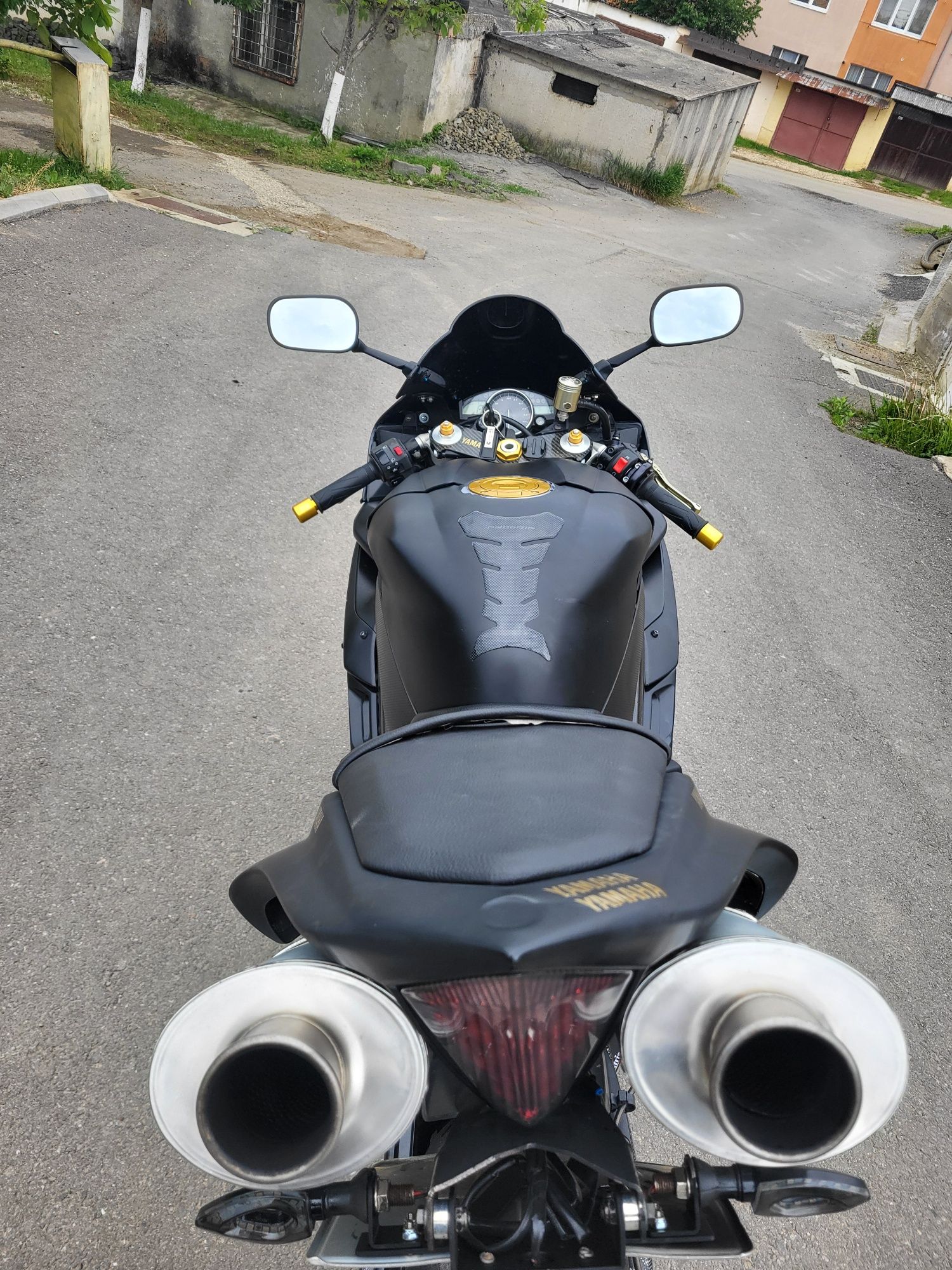 Vând Yamaha YZF r1 rn12