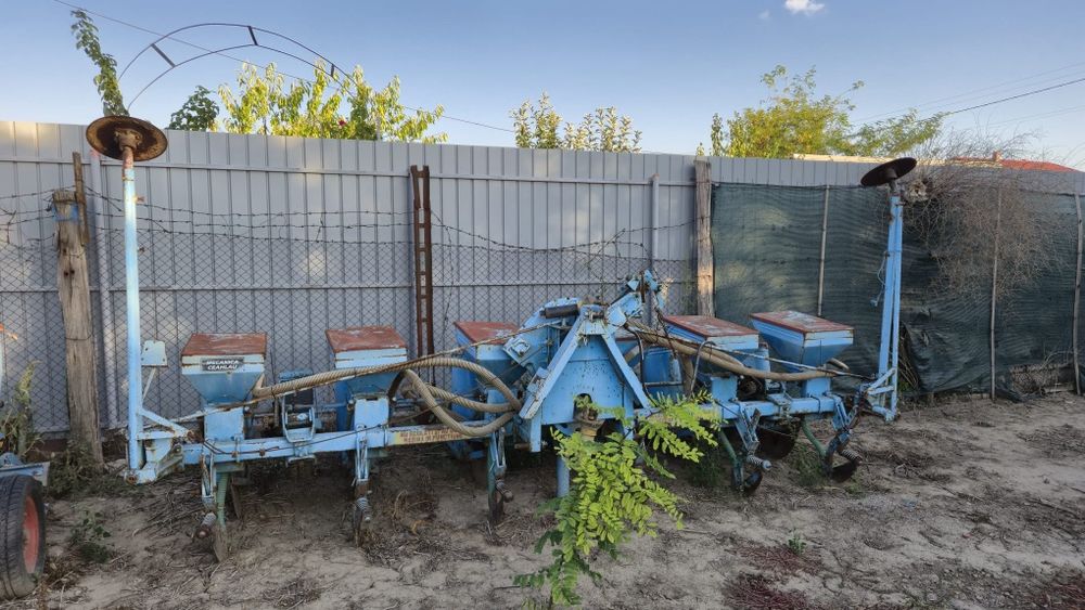 Semanatoare SPC6 cu fertilizare