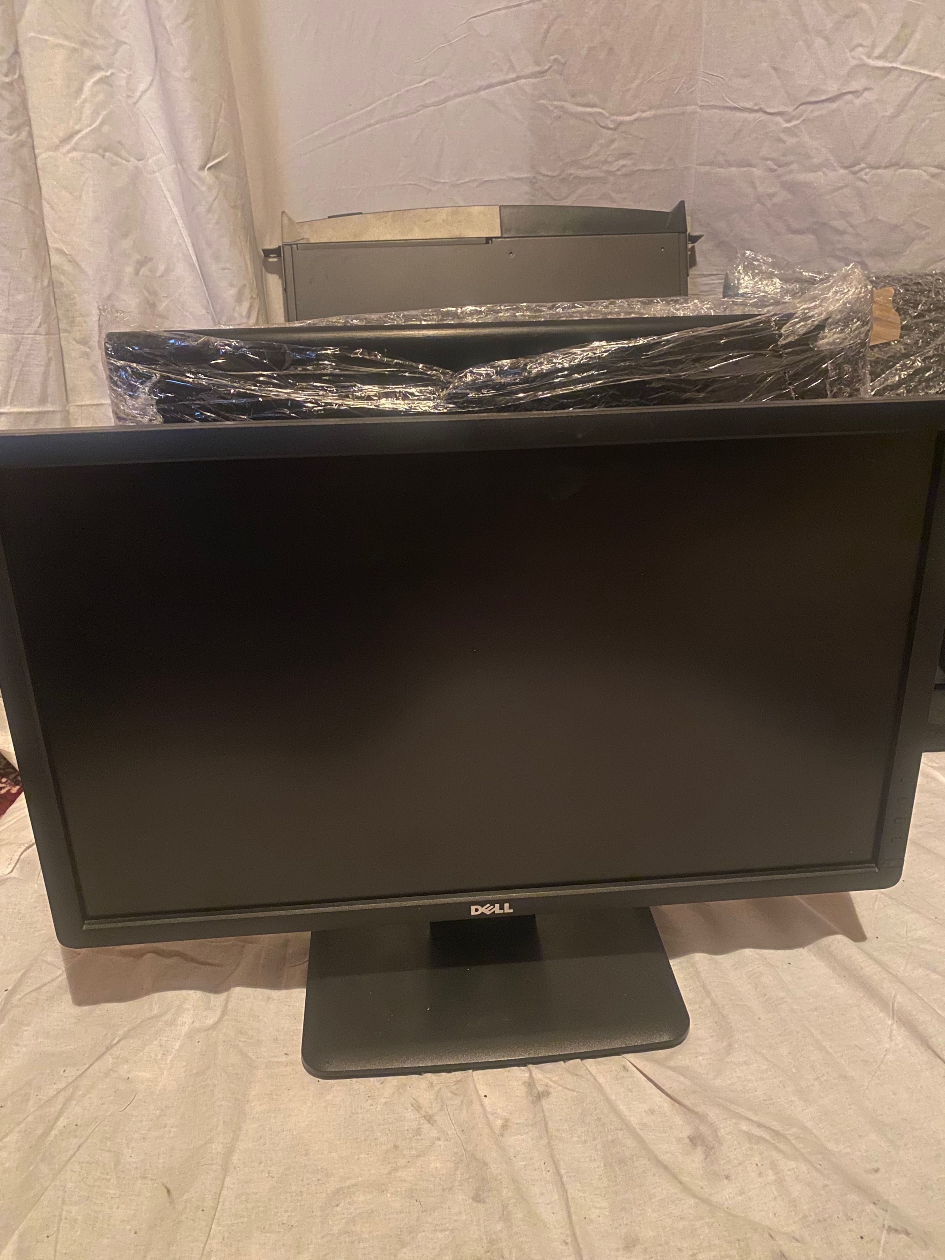Монитор Dell 23 инча LCD