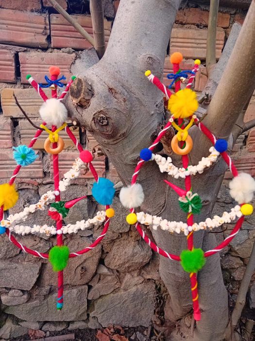 Традиционни сурвачки от дрян.