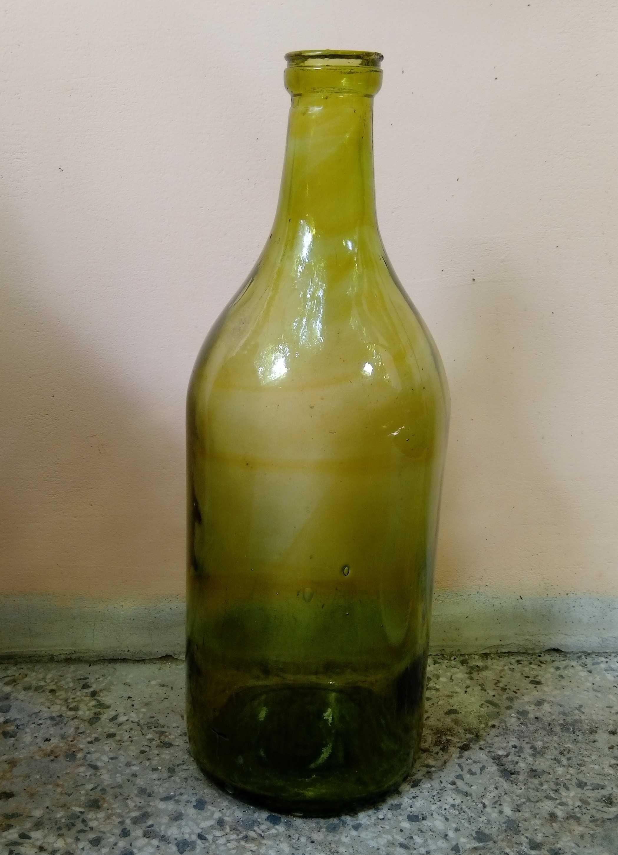 старо, голямо, стъклено шише- зелено стъкло- 36см.