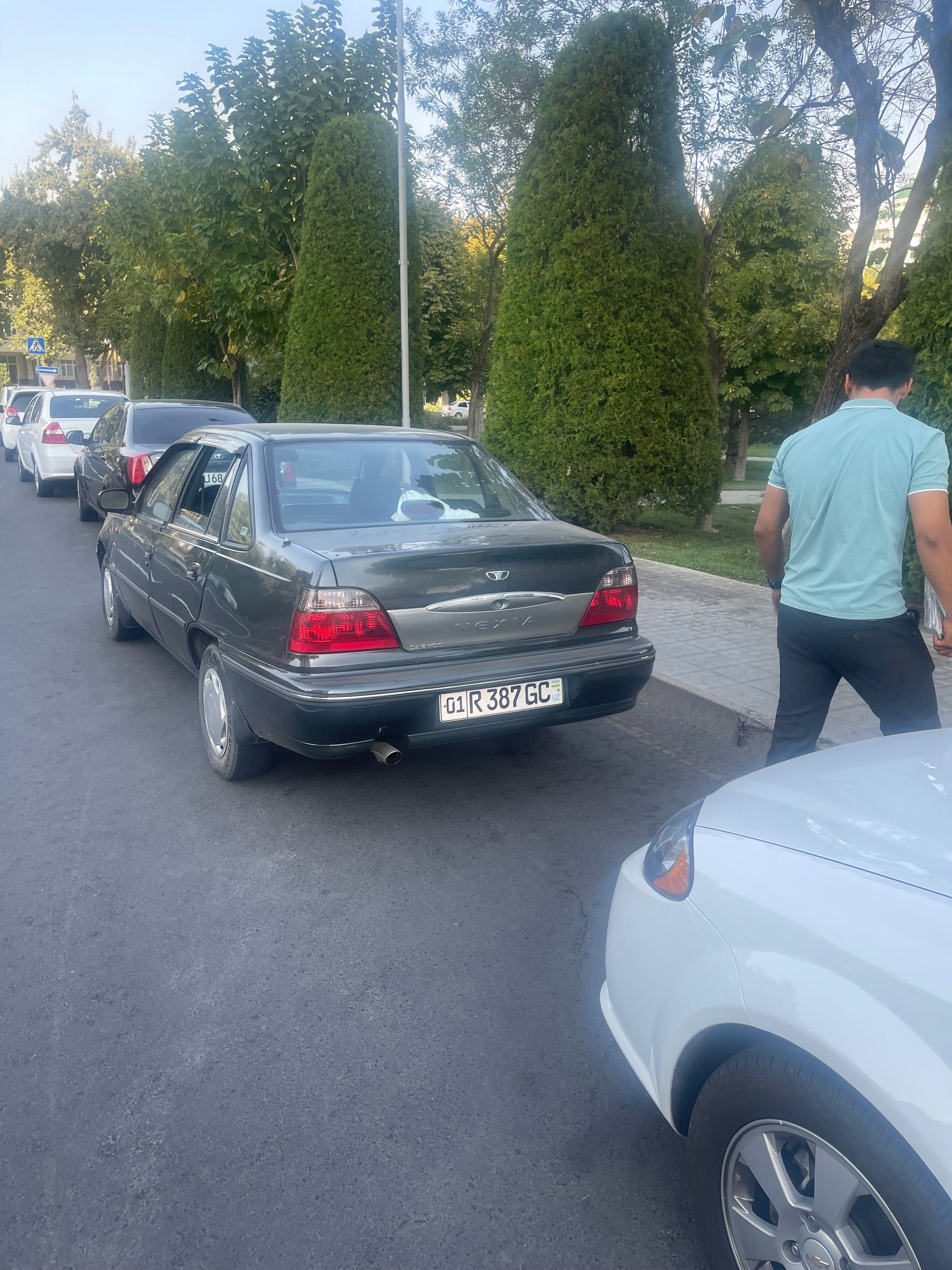 Срочно мошина сотилади