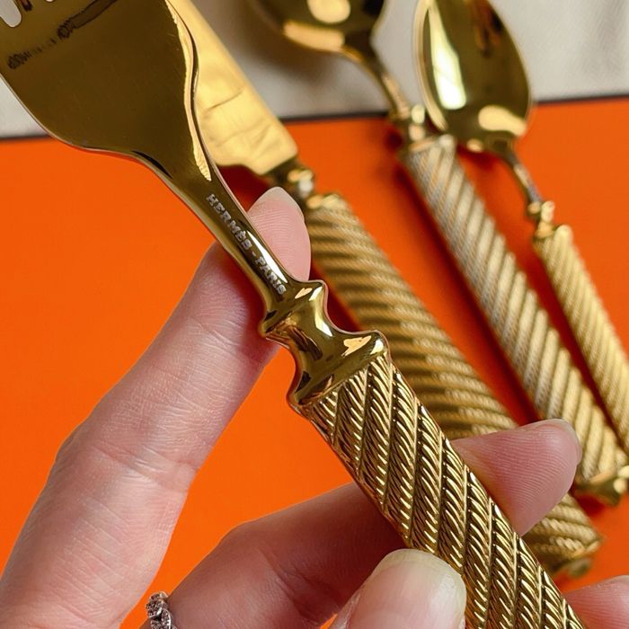 Тип Hermes Прибори