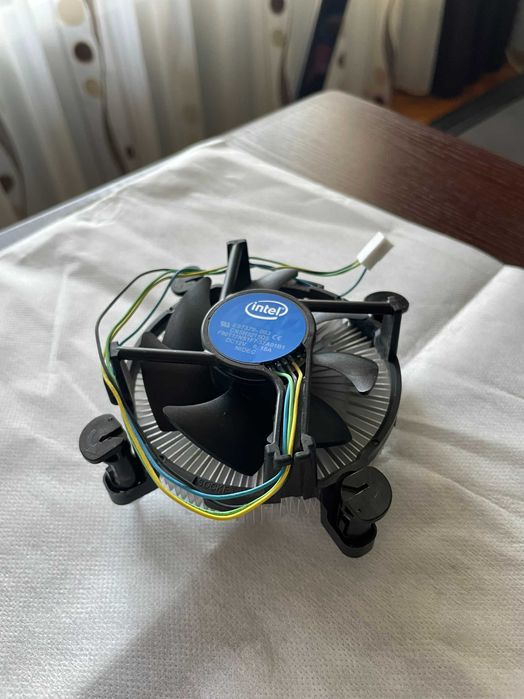 Процесор Intel Core i5-9400F