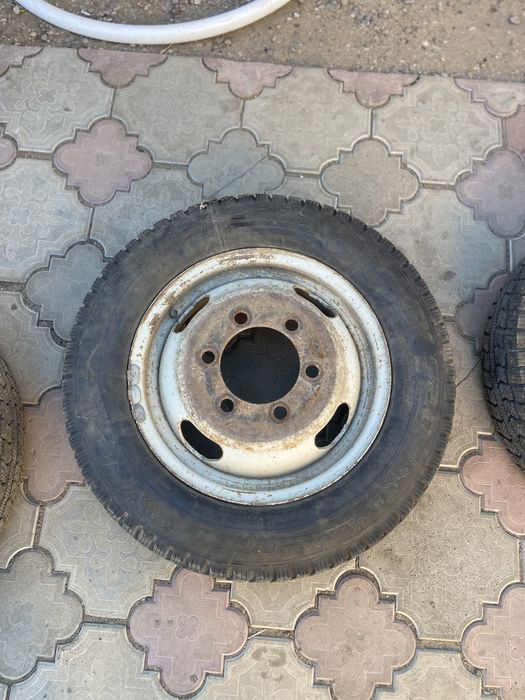 Джиги продам 3шт шипы 1шт запаска