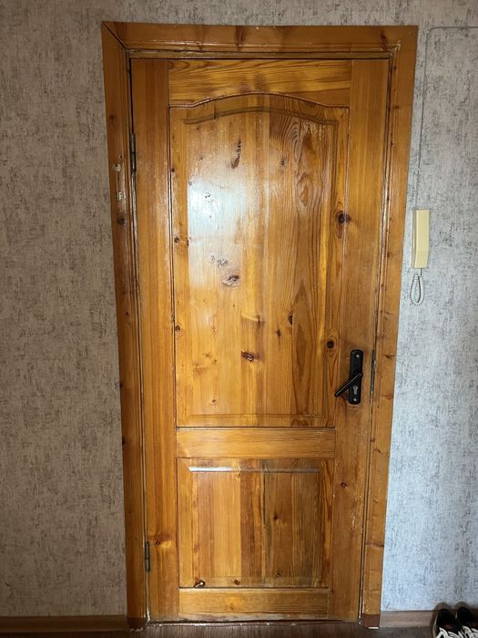 Срочно Двери межкомнатные деревянные