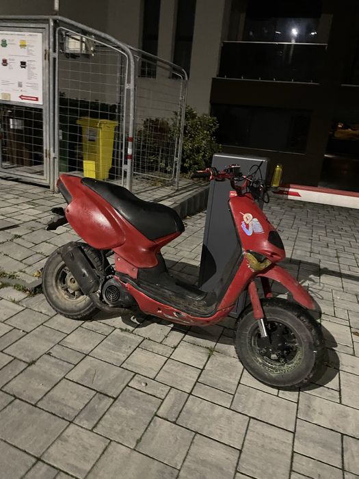 Vand scuter aprilia rally 80 cc sport in stare perfecta