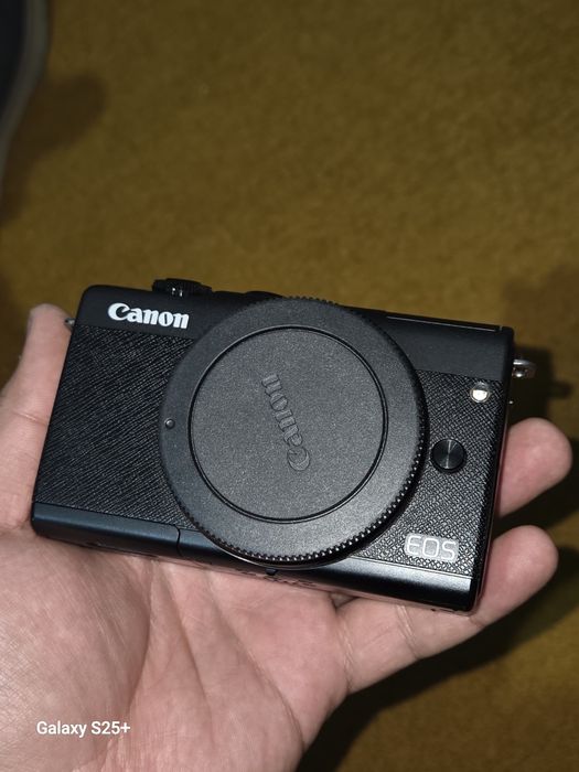 EOS M200 Canon yangi