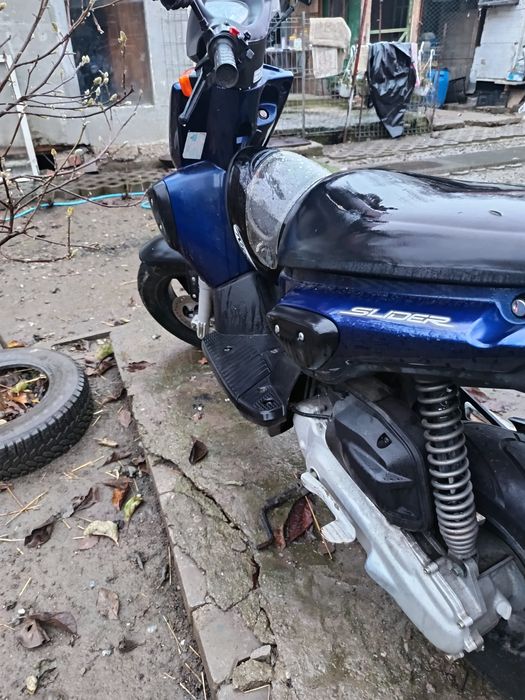 Vînd Yamaha slider 50 cm3 adus din Ungária