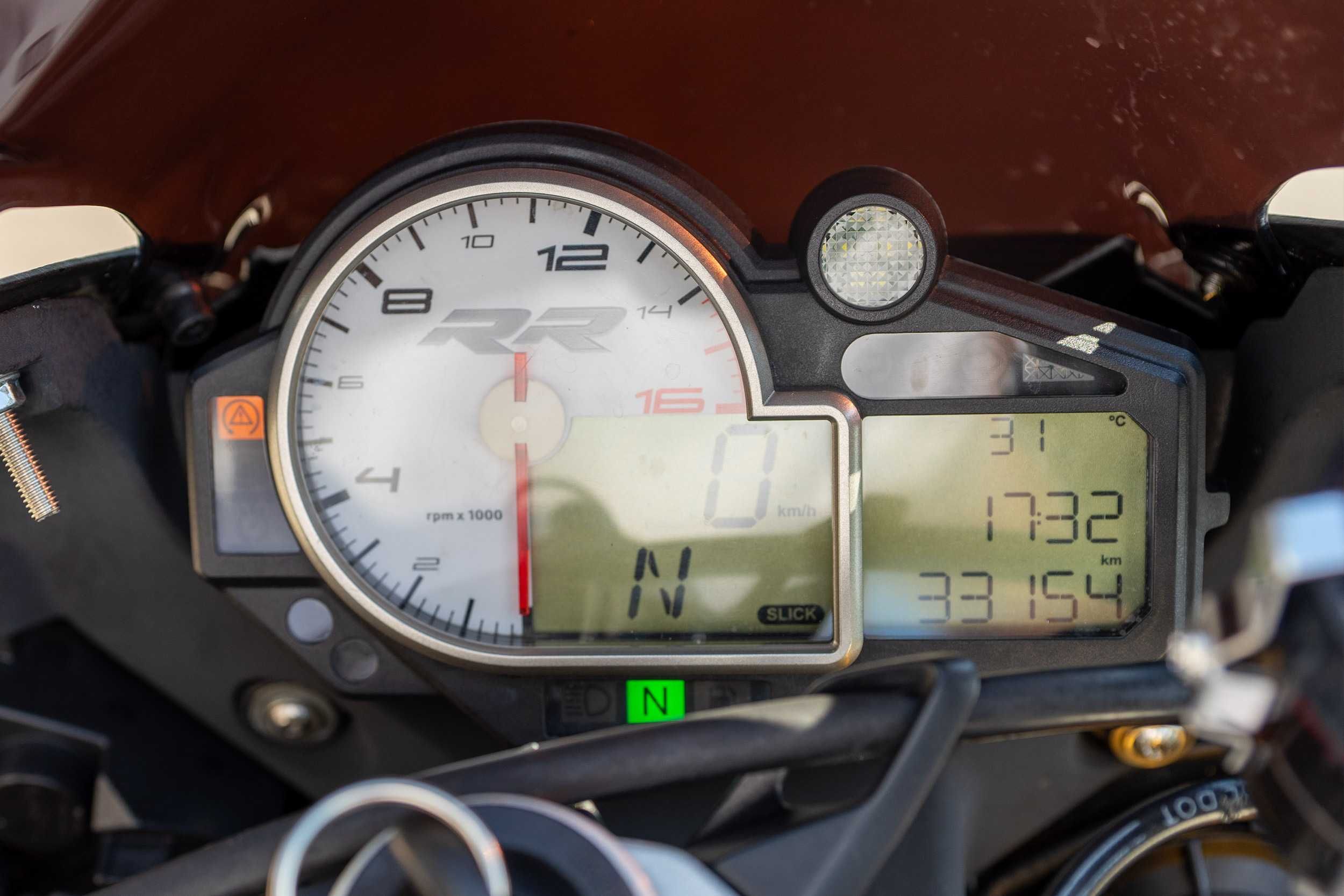 BMW S1000RR - 2-ра генерация / 2013г. / 195 кс.