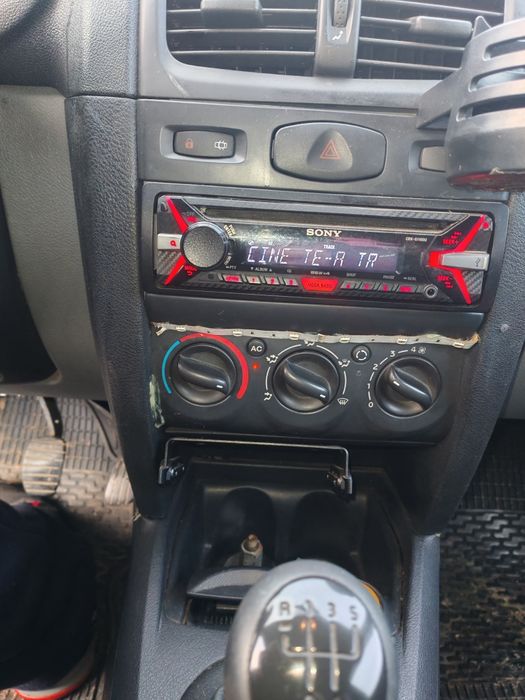 Vând Clio Simbol 14 MPI și GPL