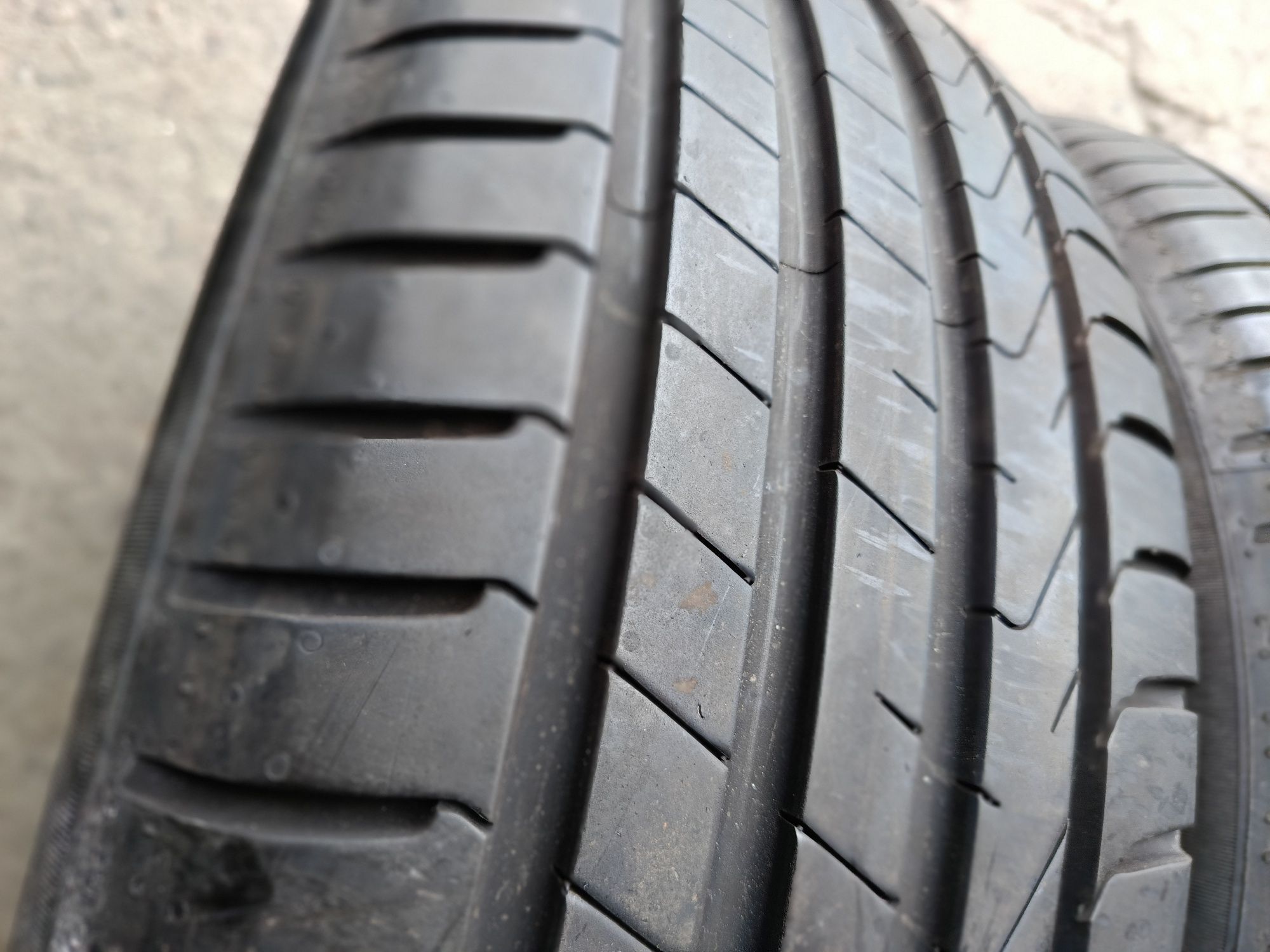 Летни гуми -17цола -215/55-1бр.-110лв."PIRELLI"