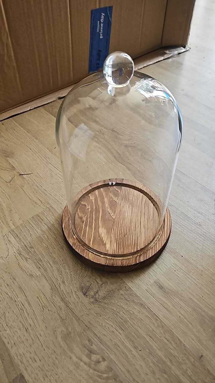 Стъклен купол, свещник H 20 cm D 12 cm, с кафява дървена основа