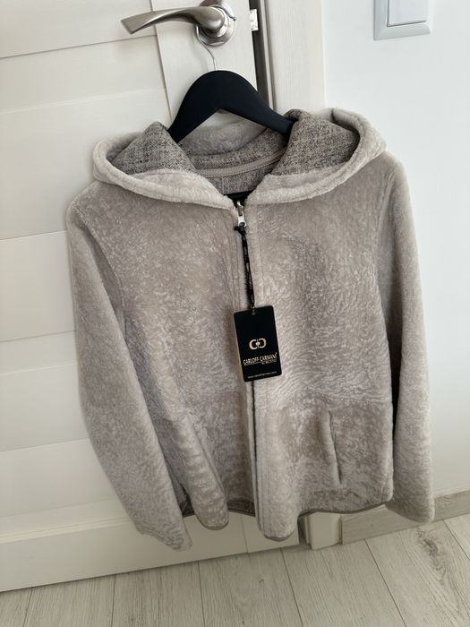 Haină de blană naturală  cu glugă – nouă, cu etichetă