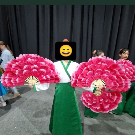 Продам костюм корейский!