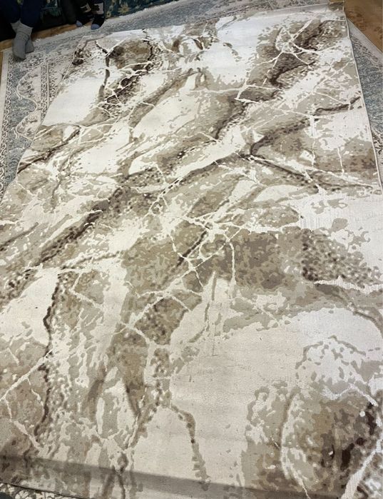 Продам ковер в хорошем состоянии