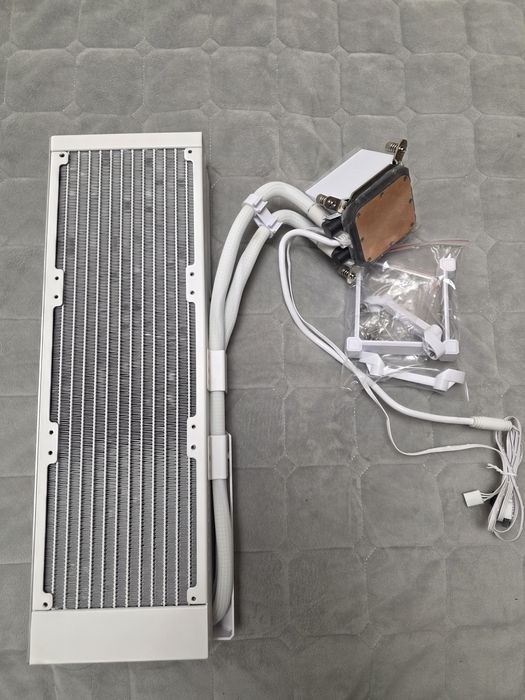 Водяное охлаждение LIAN LI HYDROSHIFT LCD 360R WHITE