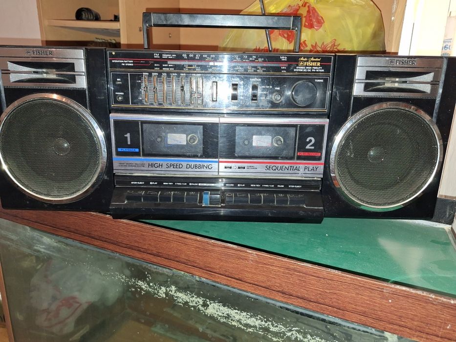 Продам Fisher 702