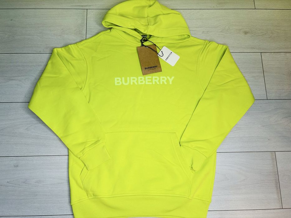 Hanorac burberry fosforescent 2025