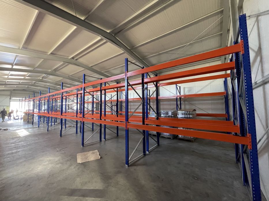 Rafturi metalice pentru depozitare