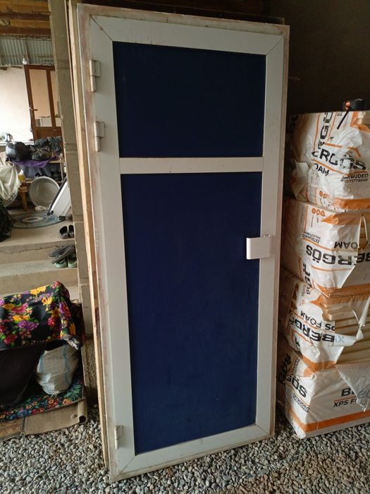 Akfa eshiklar sotiladi