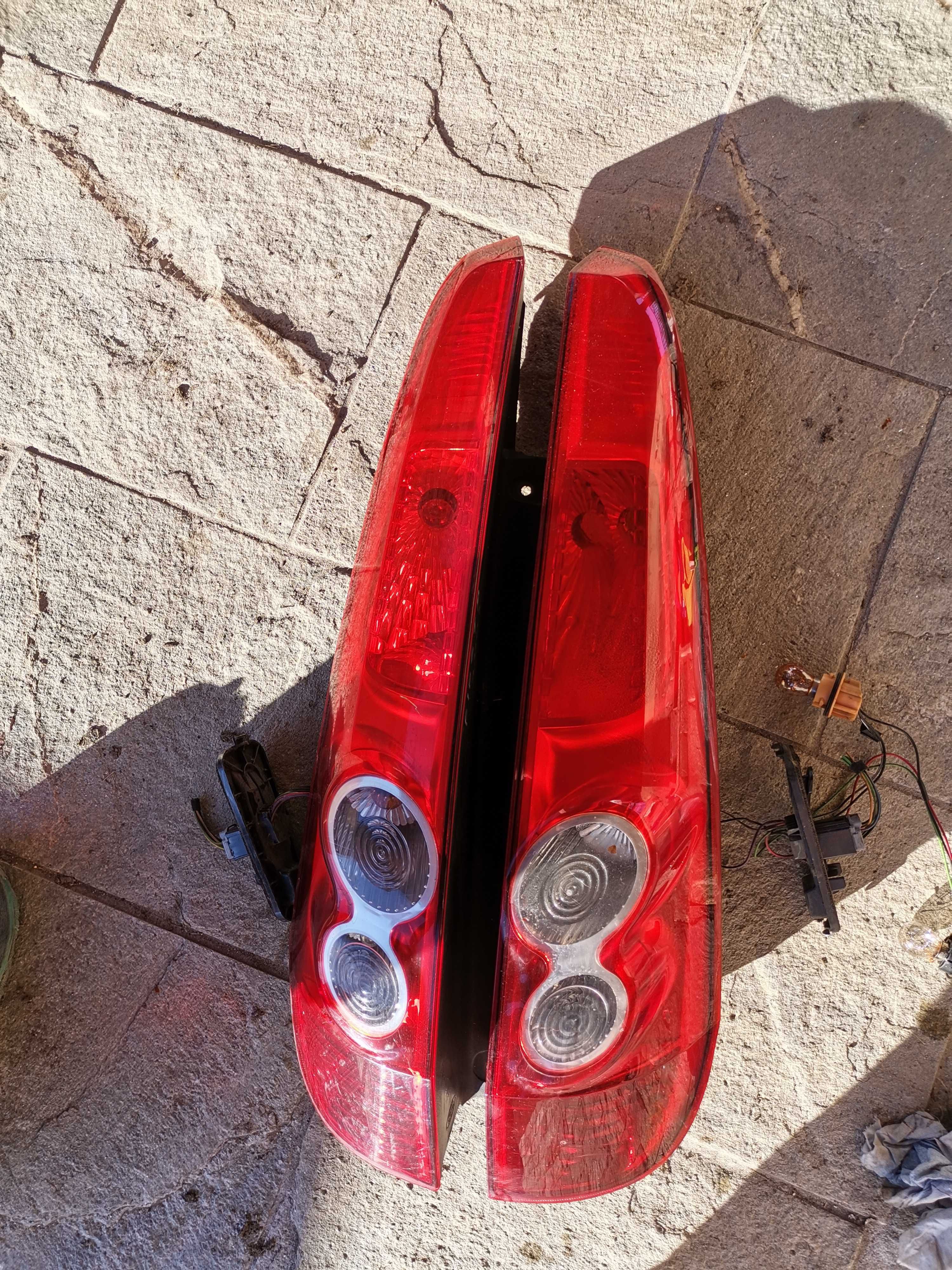 Ляв и Десен  заден Стоп за  за Форд Фиеста/Ford Fiesta 2005 --2008