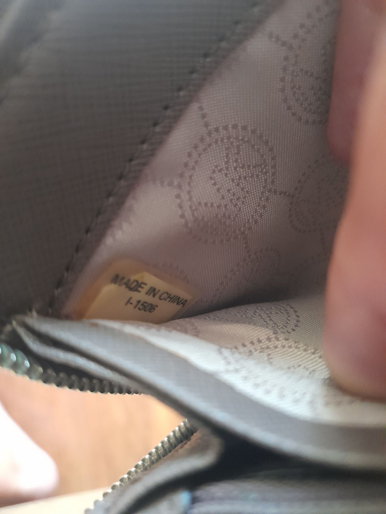 Mishael Kors дамско портмоне.
