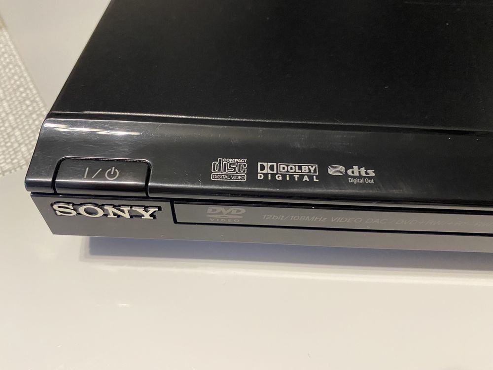 DVD плеър Sony