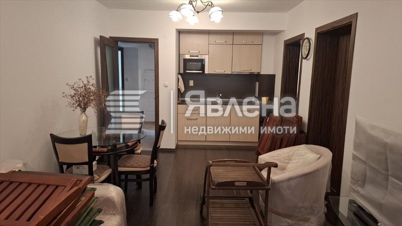 Тристаен апартамент в Слънчев бряг