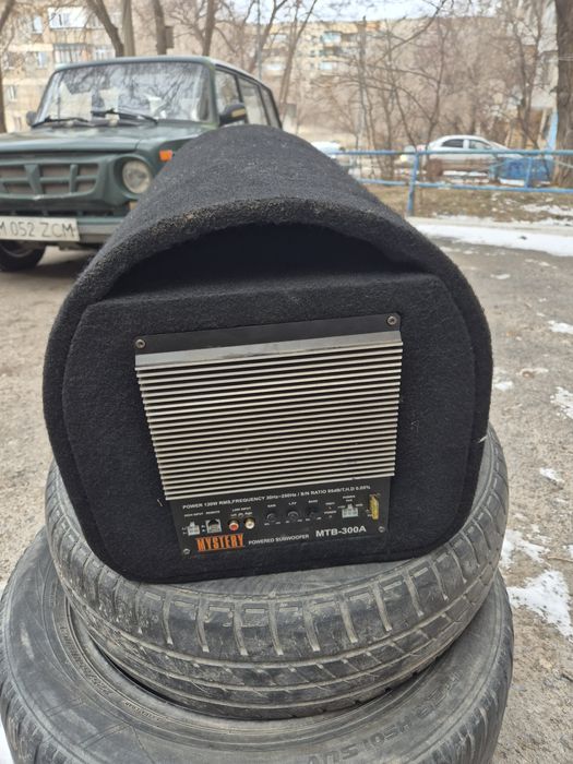 Продам сабуфер и 2 динамики алпина оригинал.цена за все в хорошем сост