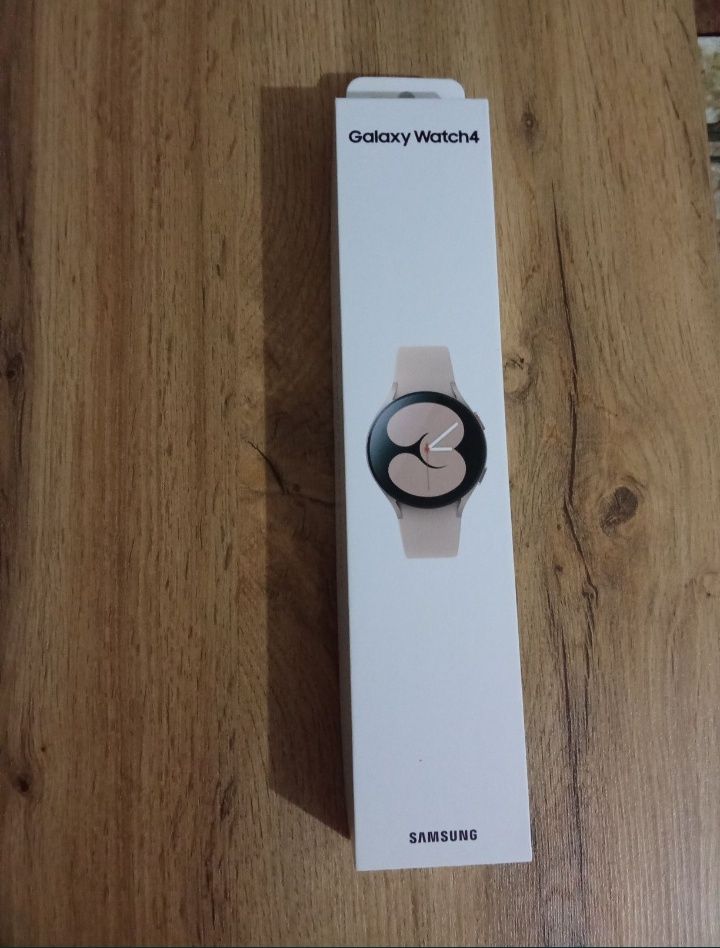Часы Galaxy watch 4