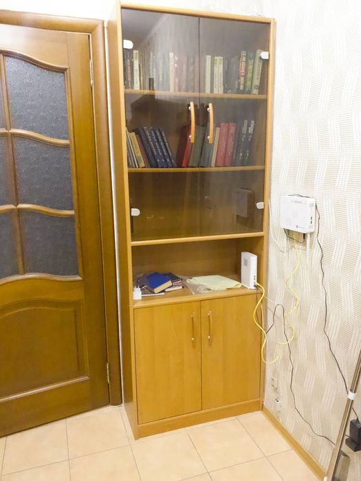 Продаю шкаф-Сервант