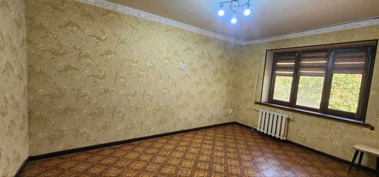 Своя срочно 1 ком квартира Юнусобад Бадамзар 1/2/5