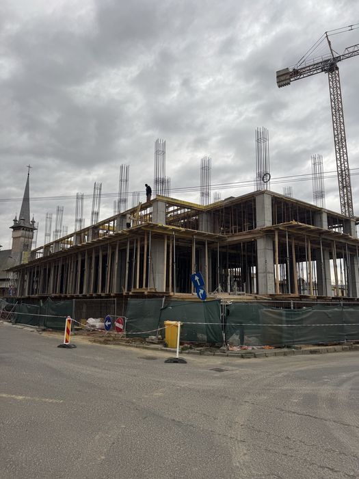 Vand apartamente zona centrala