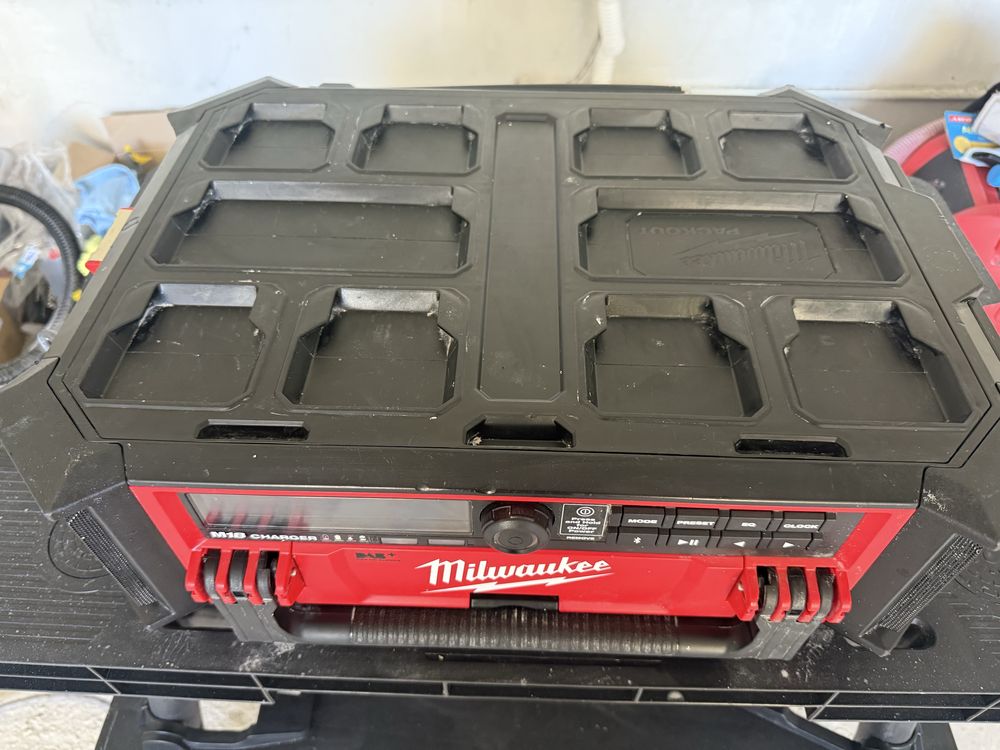 Радио milwaukee 18 v