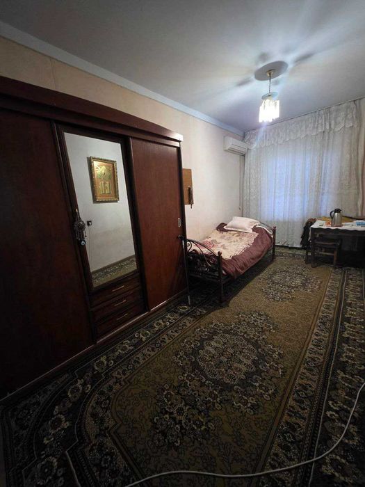 Продаётся 5/5/5 на Юнусабаде 15 квл, 98кв.метр,метро Туркистан,1 линия