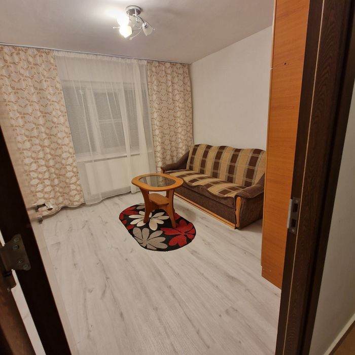 Inchiriez apartament 3 camere decomandate cu centrala proprie