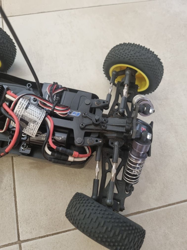 Rc carisma gt14b 1:16 тръги  с дистанционно