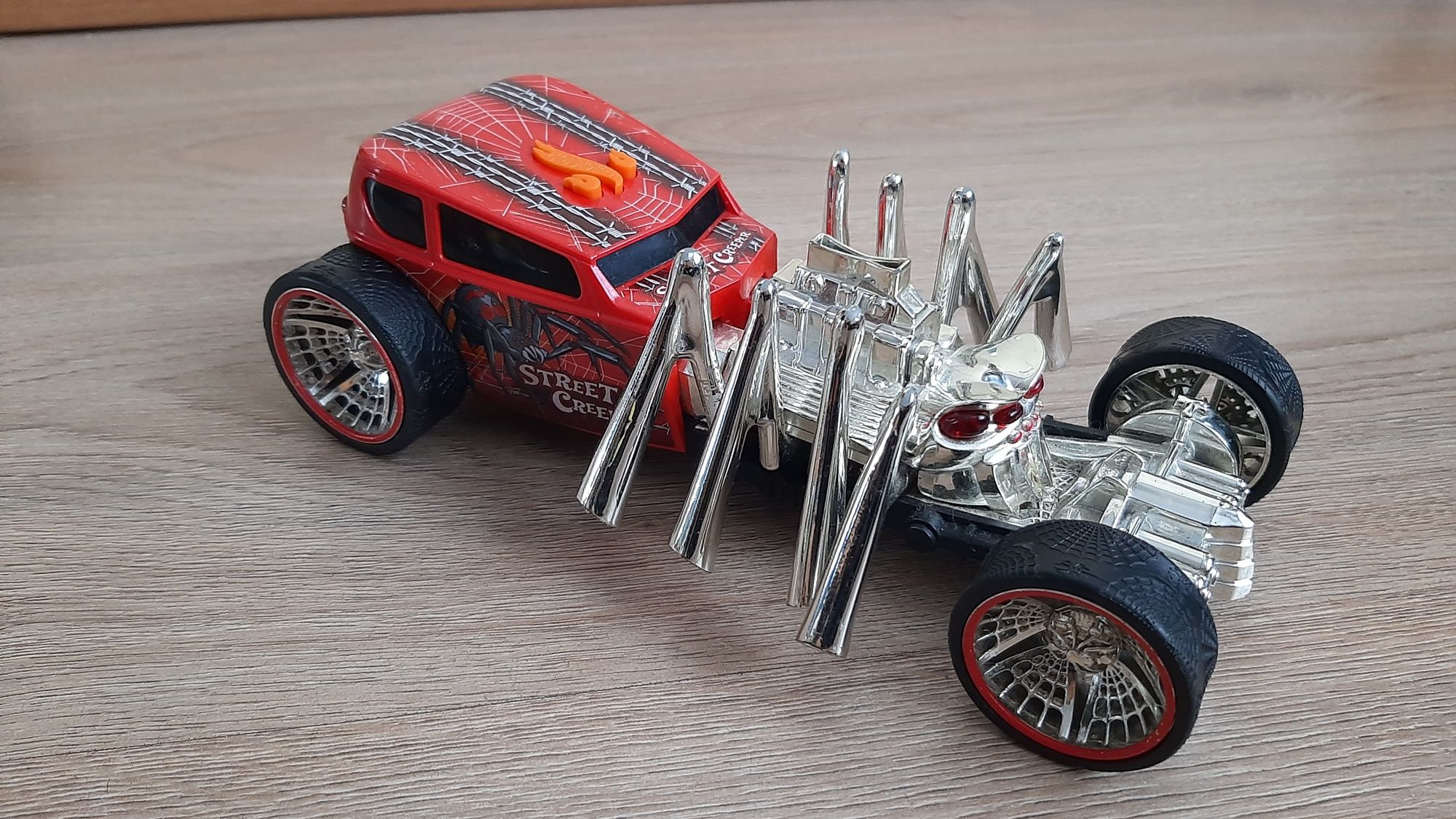Писти и колички Hot Wheels