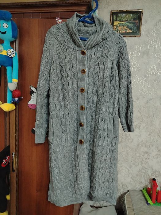 Продаю женский кардиган вязонный